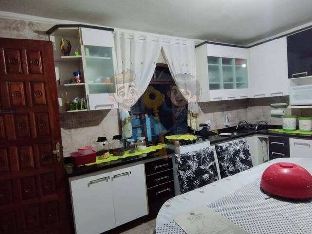 Sobrado Residencial para Venda em Curitiba - 4